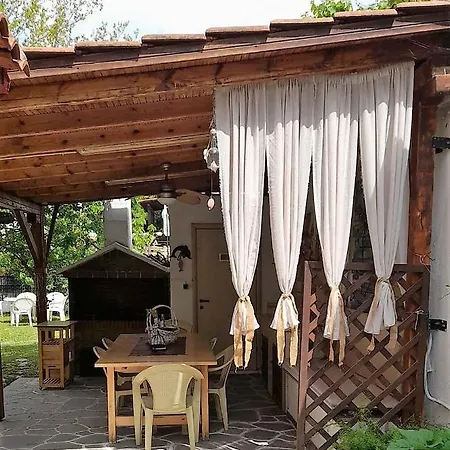בית נופש Little Paradise In