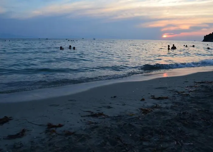 Case de vacanță Little Paradise In Siviri