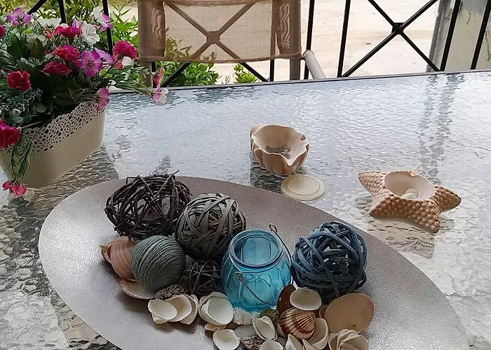 Case de vacanță Little Paradise In *